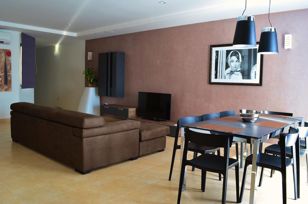 Hepburn Holiday Apartment Birżebbuġa エクステリア 写真